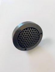 Vývod chladící kapaliny z vany stroje - příruba pro hadici